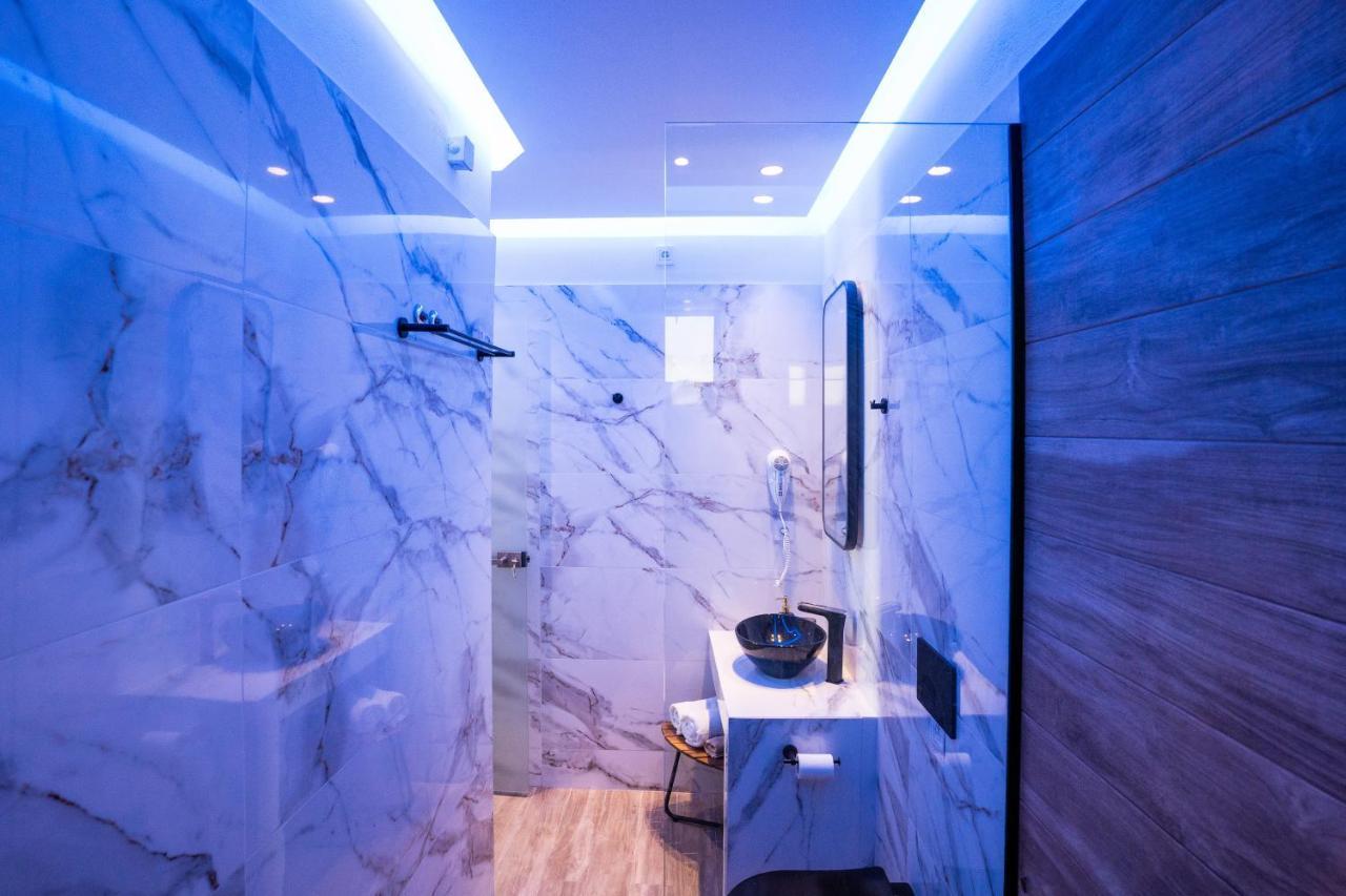 Santorossa Luxury Villas Emporio  Экстерьер фото