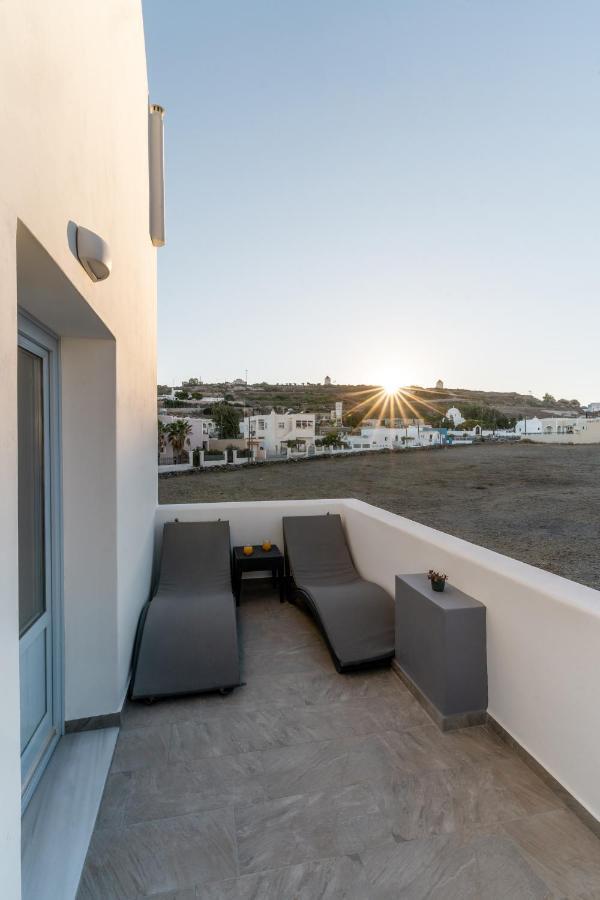 Santorossa Luxury Villas Emporio  Экстерьер фото