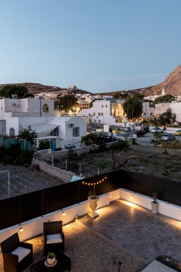 Santorossa Luxury Villas Emporio  Экстерьер фото